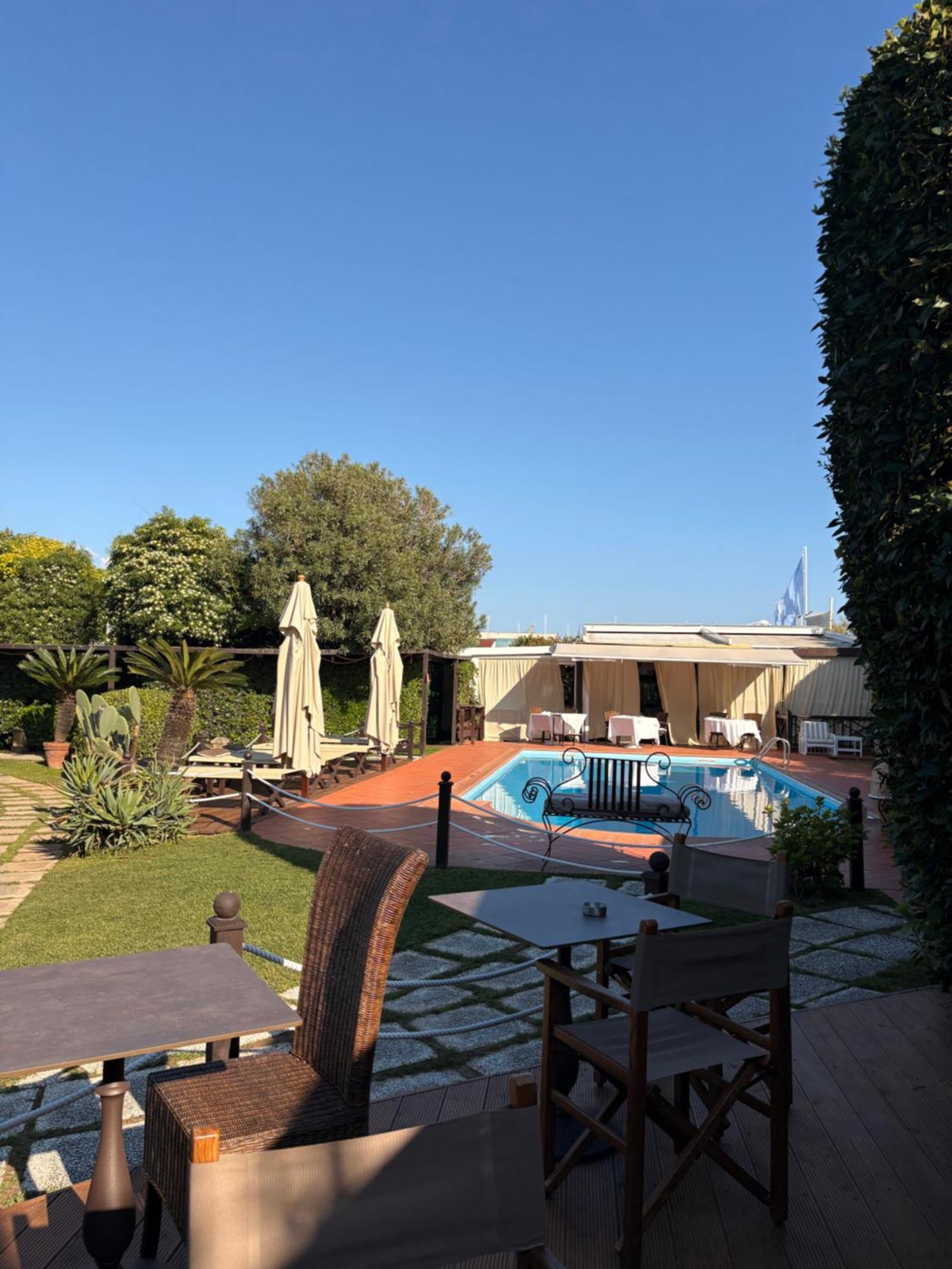 Hotel Atlantic Marina Di Carrara Ngoại thất bức ảnh