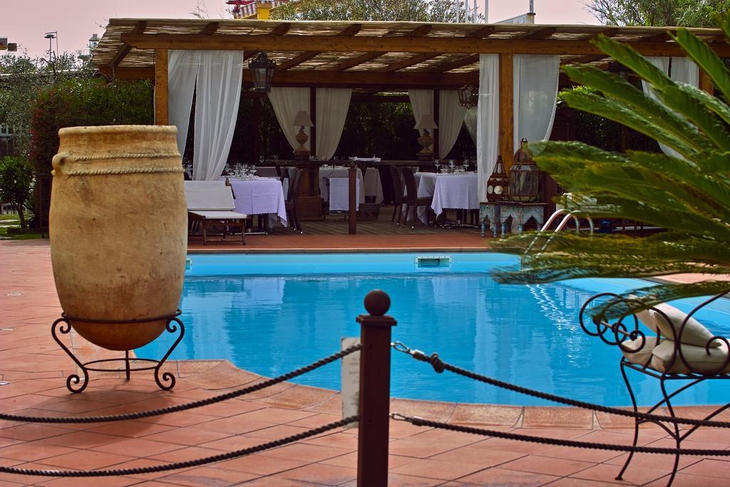 Hotel Atlantic Marina Di Carrara Ngoại thất bức ảnh