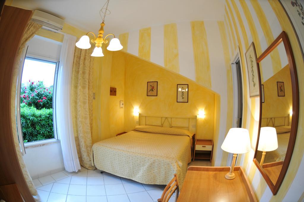 Hotel Atlantic Marina Di Carrara Phòng bức ảnh